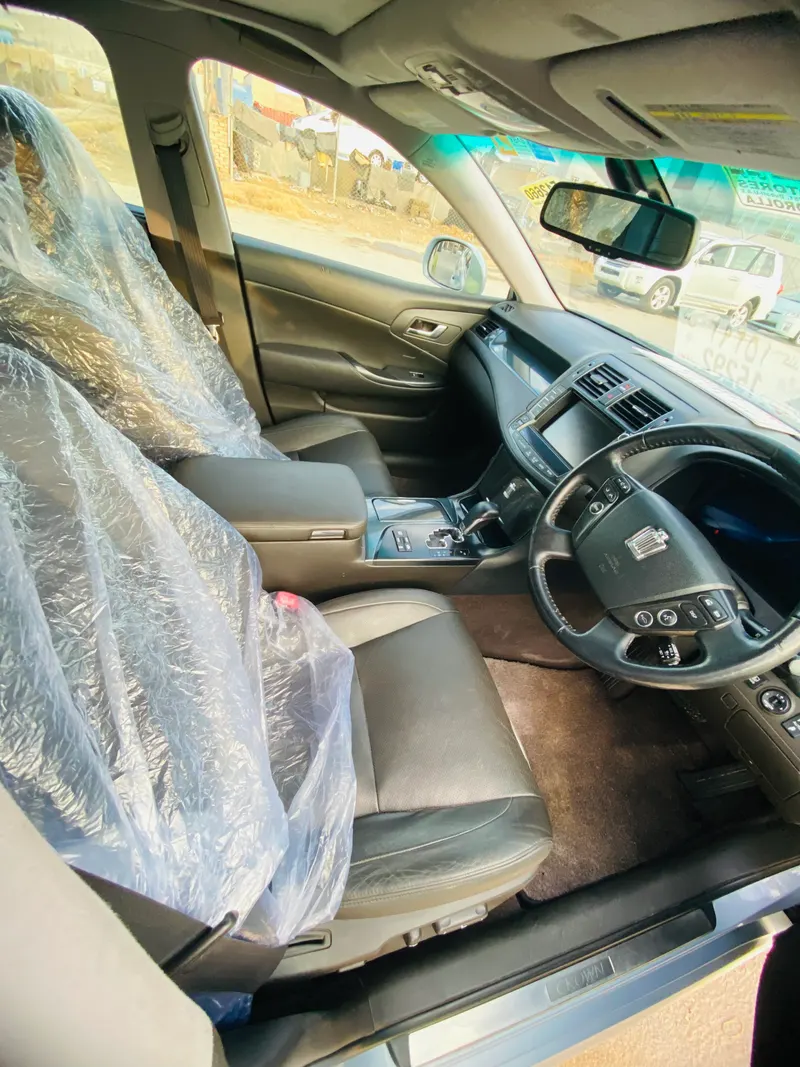 Toyota Crown 2010 (2)