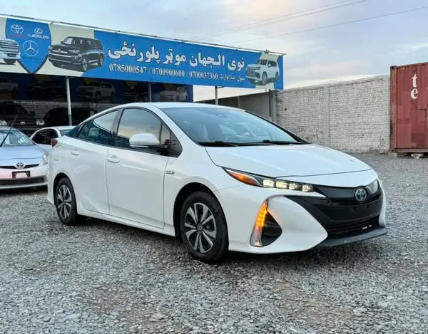 Toyota Prius 2018 (2)