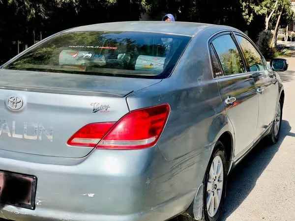 Toyota Avalon 2006 (2)