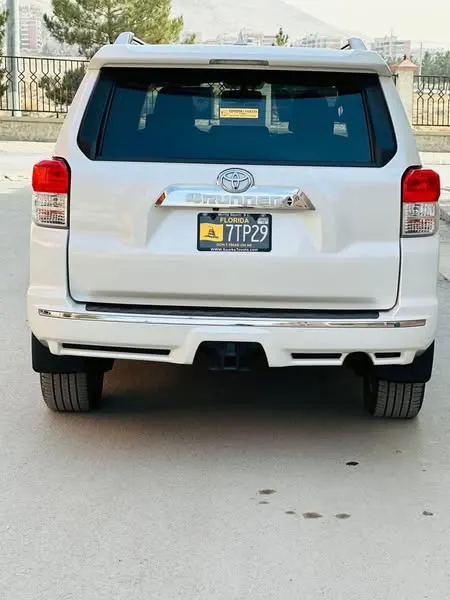 Toyota 4Runner Limited 2010 (3)
