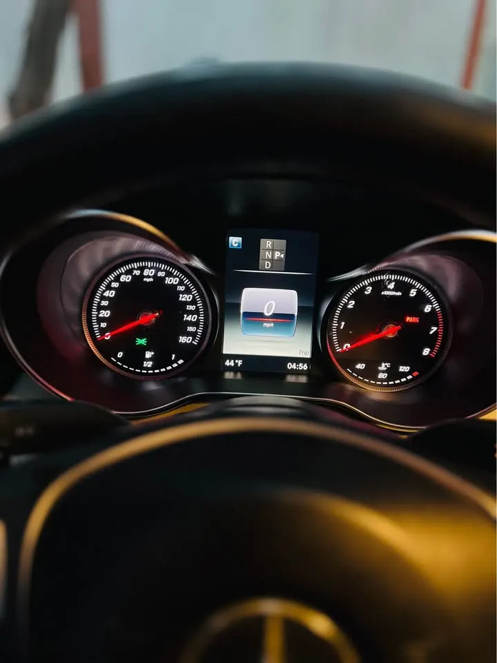 Mercedes-Benz C300 2016 (4)