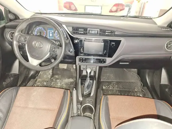 Toyota Corolla 2017 (3)