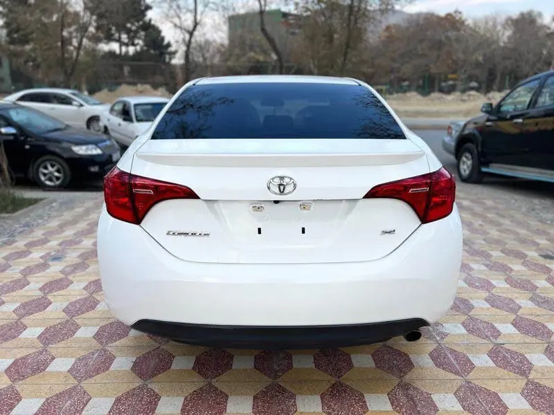 Toyota Corolla 2018 (3)