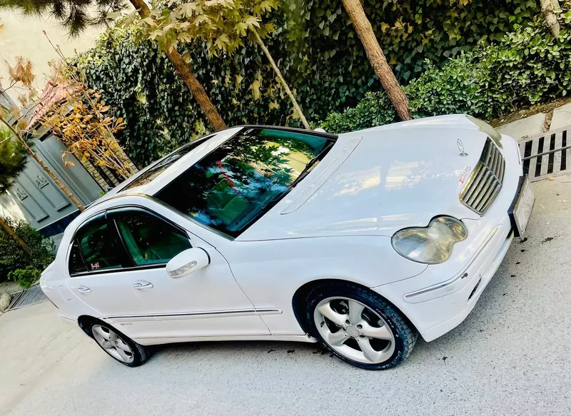 Mercedes-Benz 2001 (1)