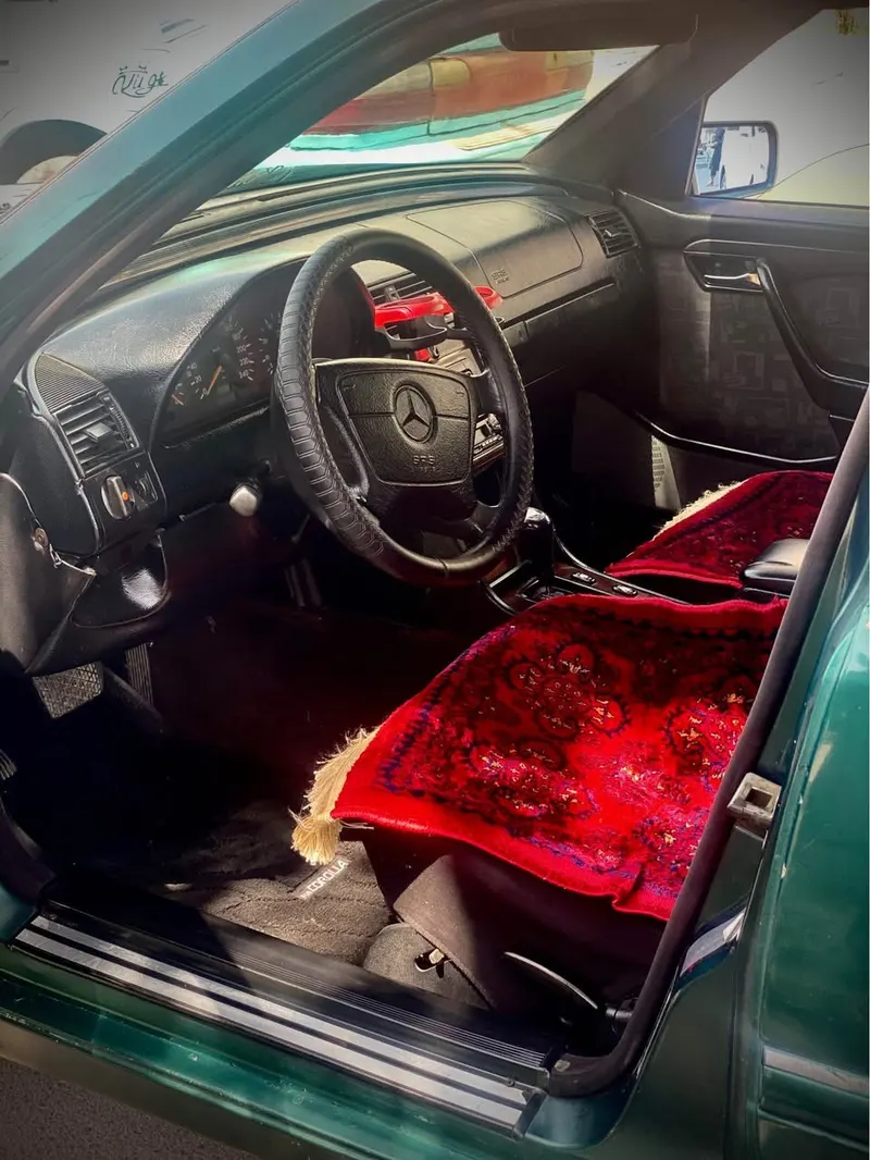 Mercedes-Benz 1995 (4)