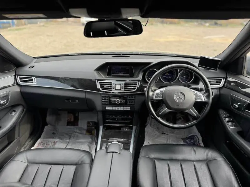 Mercedes-Benz E200 2015 (4)