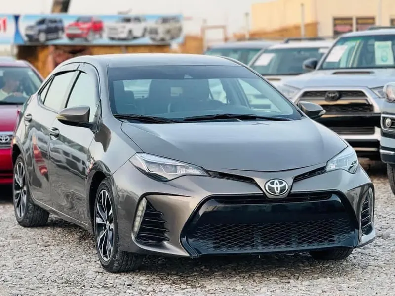 Toyota Corolla 2017 (2)
