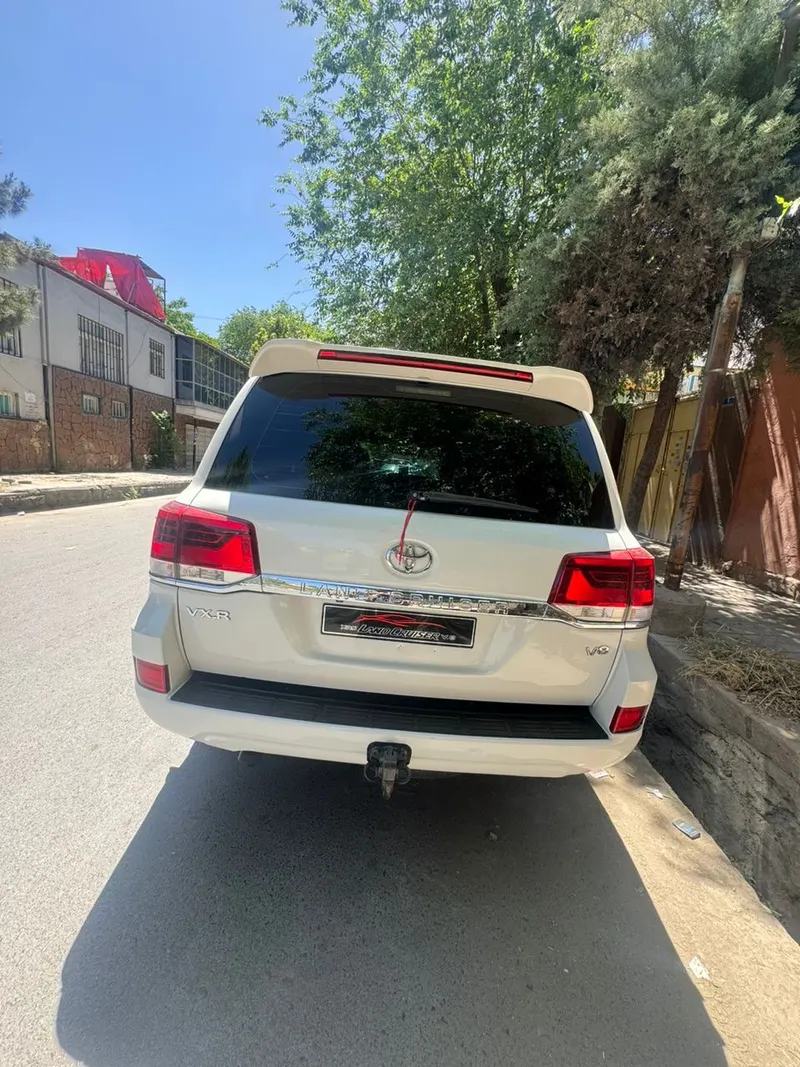 Toyota Land Cruiser VXR 2009 (2)