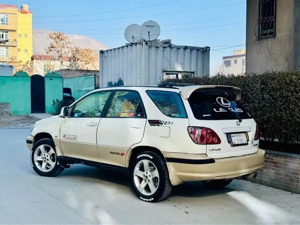 Lexus 2000 (2)