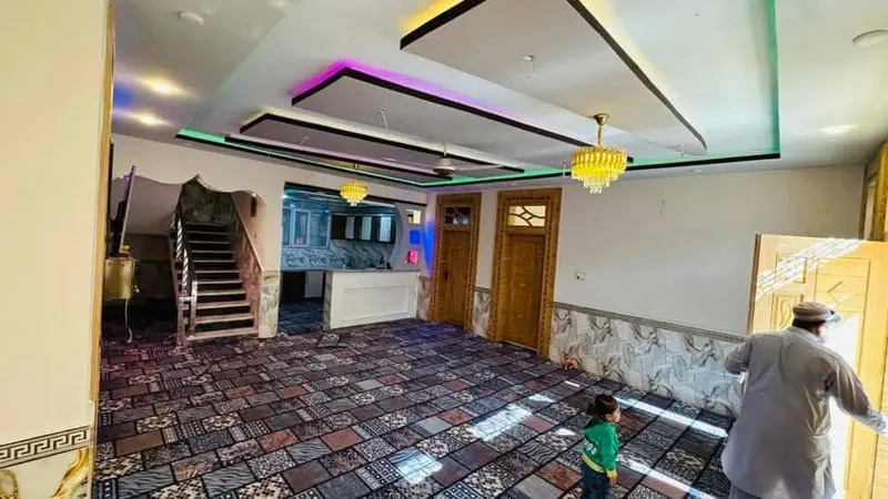 د پلورنې دوه پوړیز کور، 7 خونې، 375 m² (2)