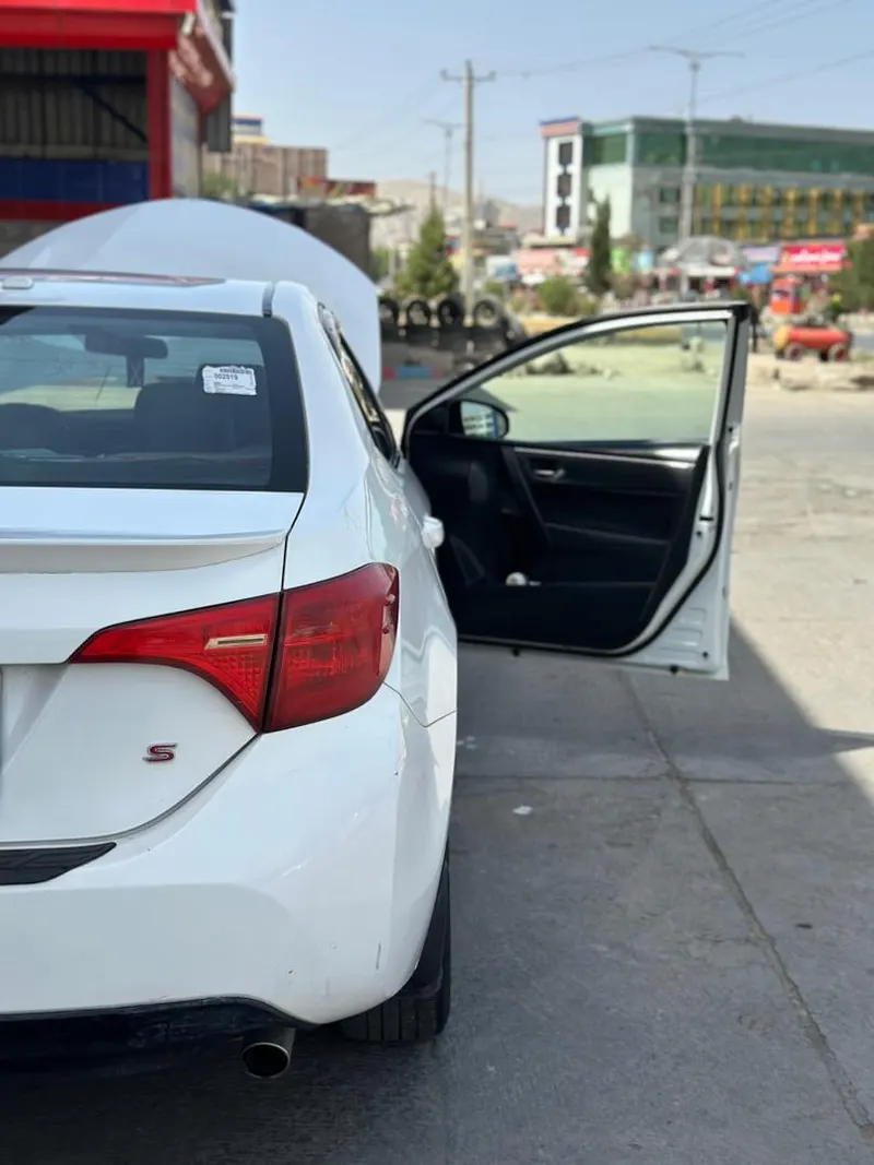 Toyota Corolla 2016 (2)