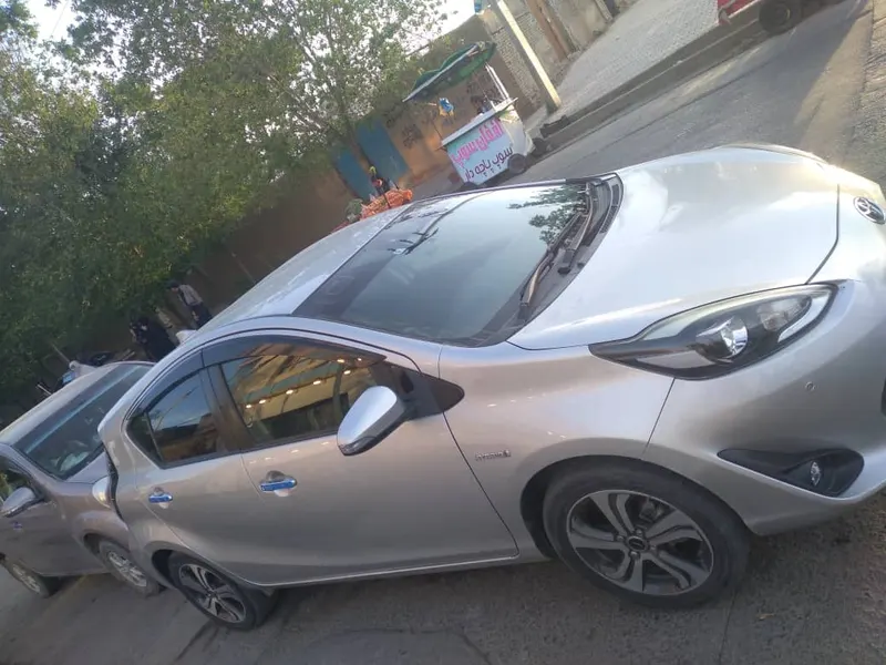 Toyota Aqua 2017 (4)