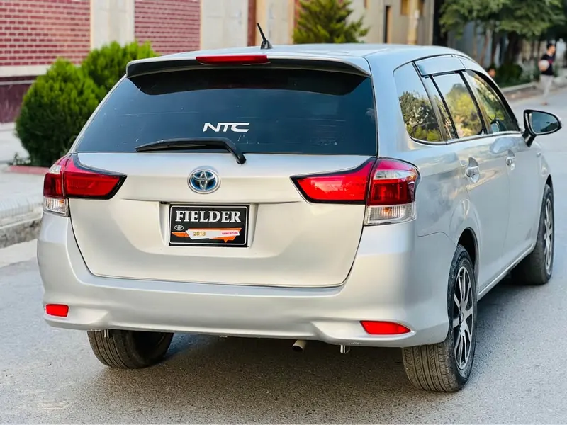 Toyota Fielder 2018 (3)