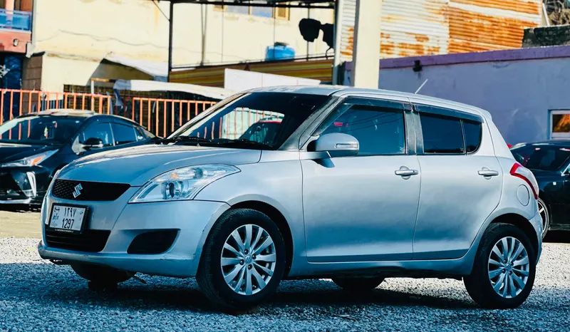 Suzuki Swift 2012 (2)