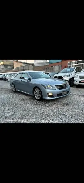 Toyota Crown Hybrid 2010 (2)