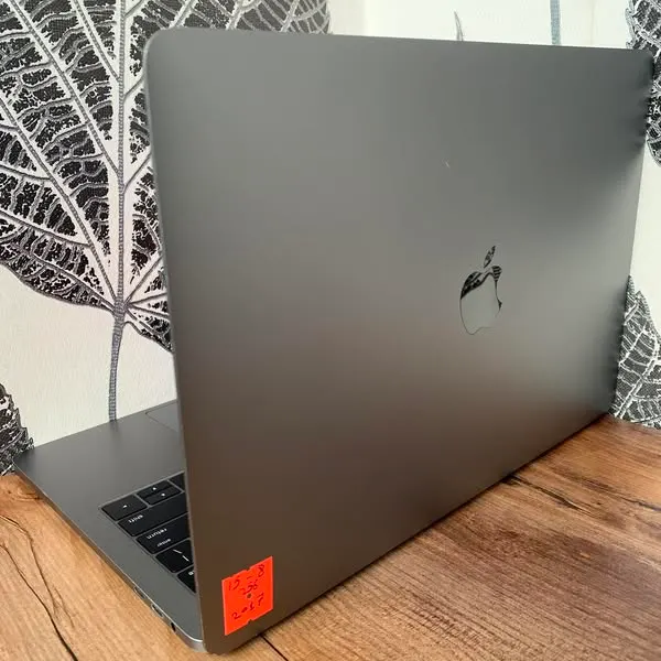 MacBook Pro 2017 (2)