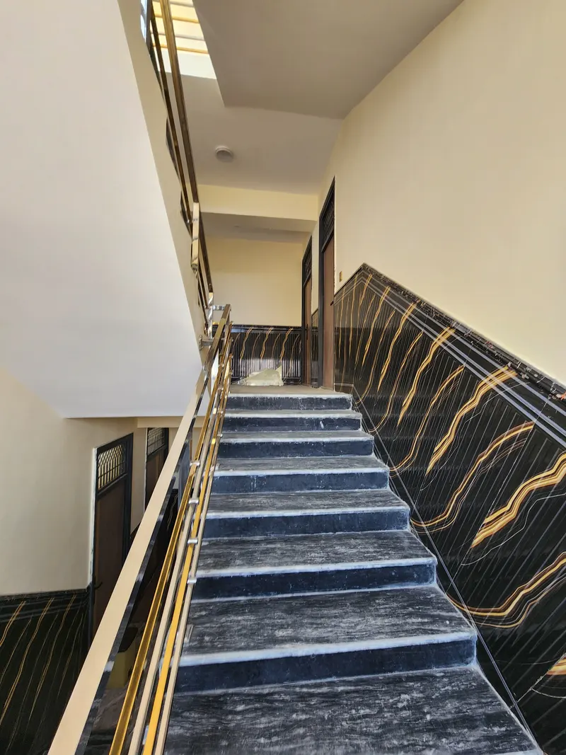 اپارتمان د پلورنې لپاره، 4 خونې، 240 m² (8)