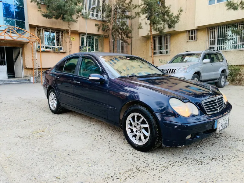Mercedes-Benz C200 2003 (2)