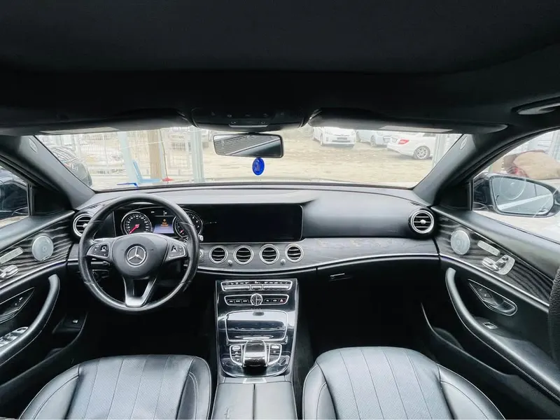 Mercedes-Benz 2017 (4)