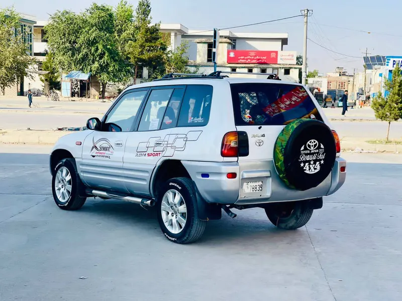 Toyota RAV4 1997 (3)