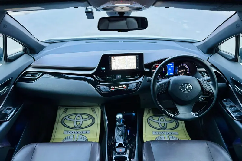 Toyota C-HR Hybrid 2018 (4)