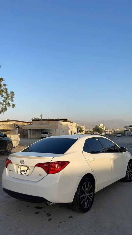 Toyota Corolla 2017 (3)