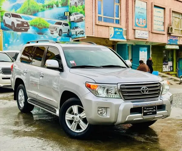 Toyota Land Cruiser 2012 (1)