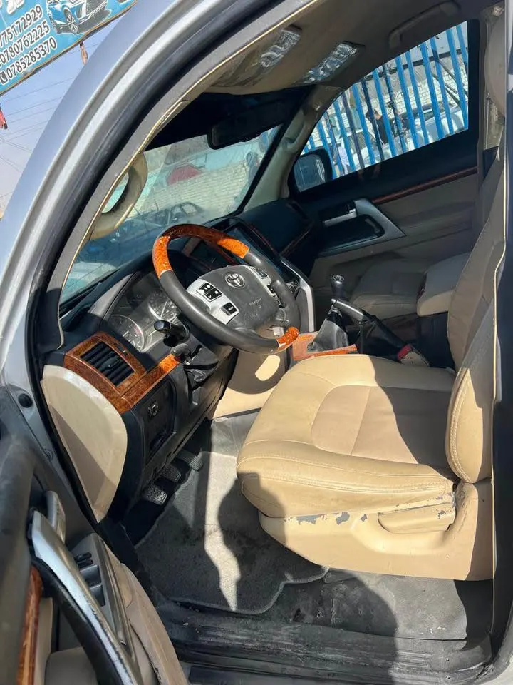 Toyota Land Cruiser 2010 (4)