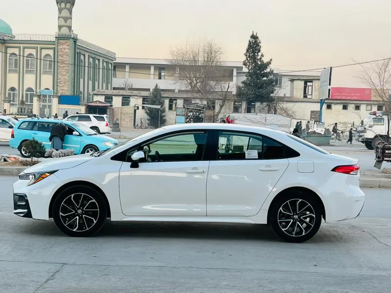 Toyota Corolla 2020 (1)