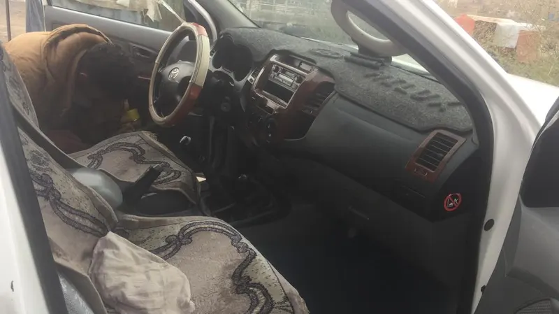 Toyota Hilux (8)
