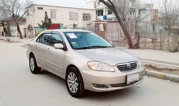 Toyota Corolla LE 2005 (1)