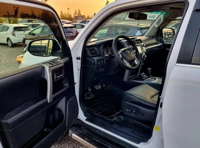 Toyota 4 Runner 2018 (4)