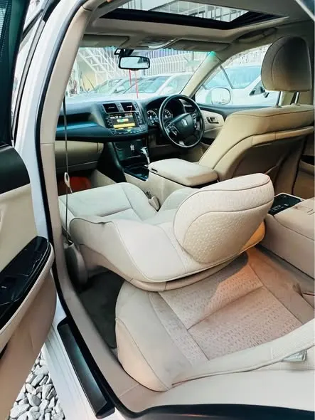 Toyota Crown (4)