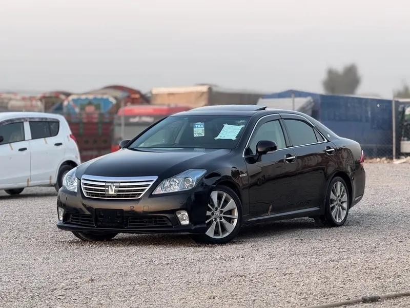 Toyota Crown 2011 (2)