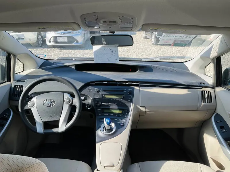Toyota Prius 2011 (4)