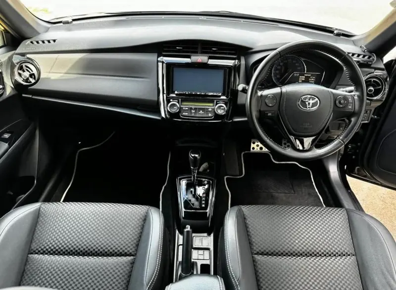 Toyota Fielder 2016 (2)