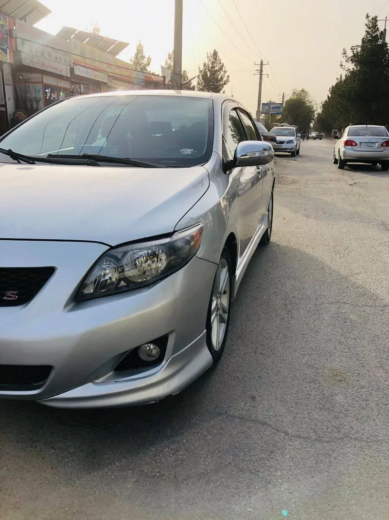 Toyota Corolla 2010 (2)