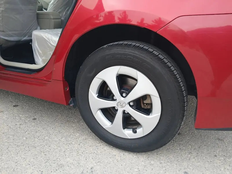 Toyota Prius 2013 (3)