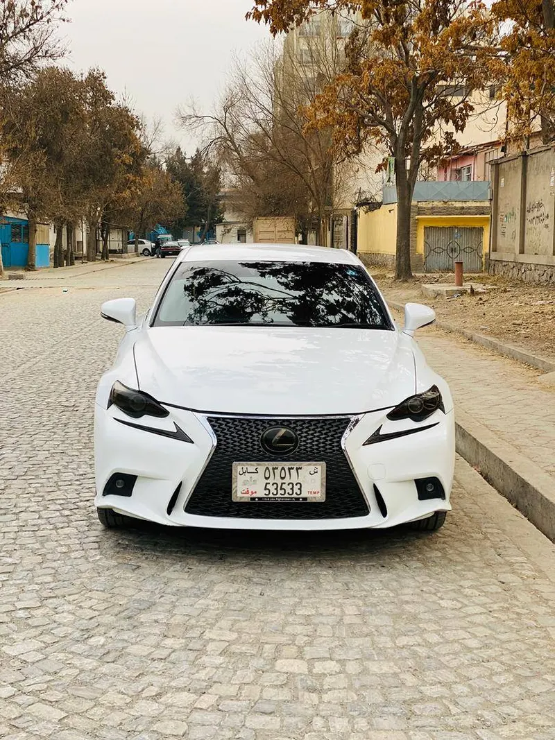 Lexus IS 300 2014 (1)