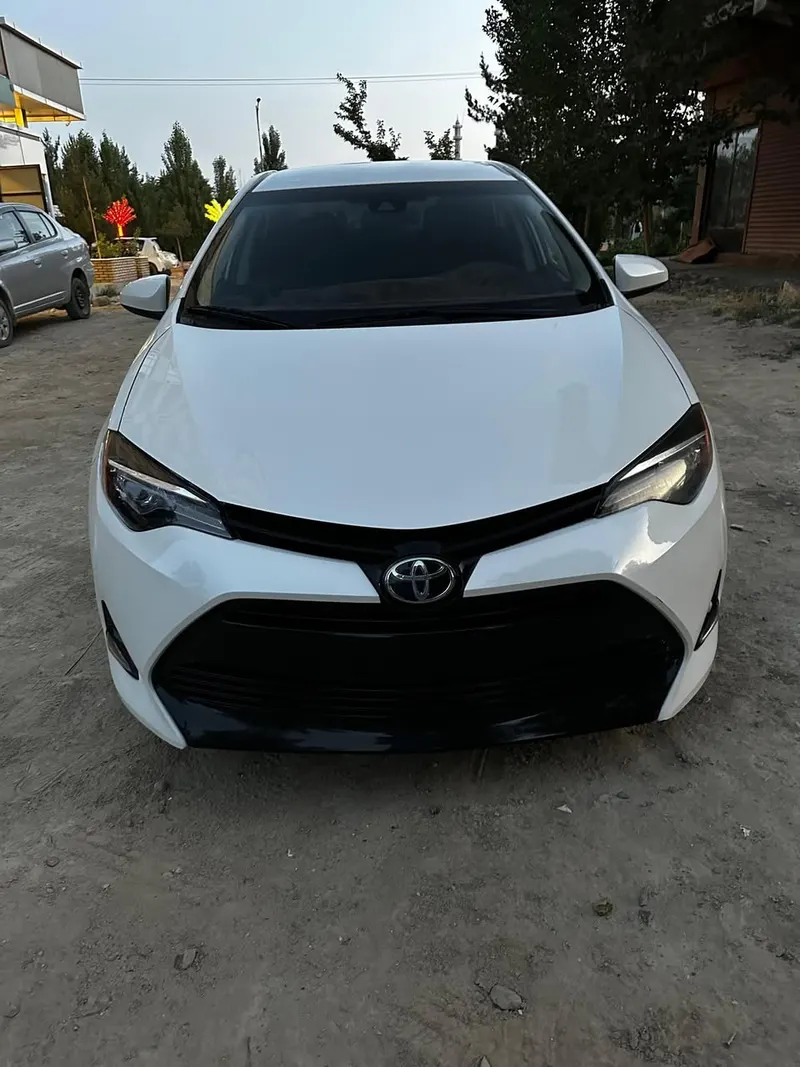 Toyota Corolla 2017 (2)