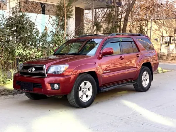 Toyota 4Runner Limited 2005 (1)