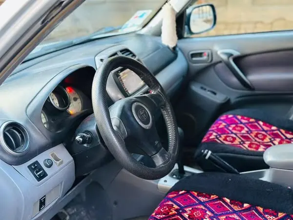 Toyota RAV4 2001 (4)