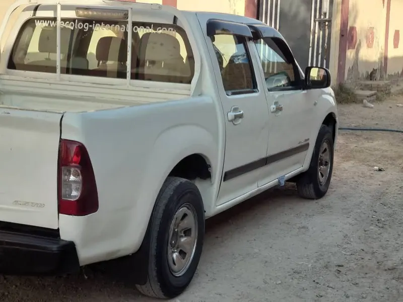 Toyota Hiace 2008 (3)