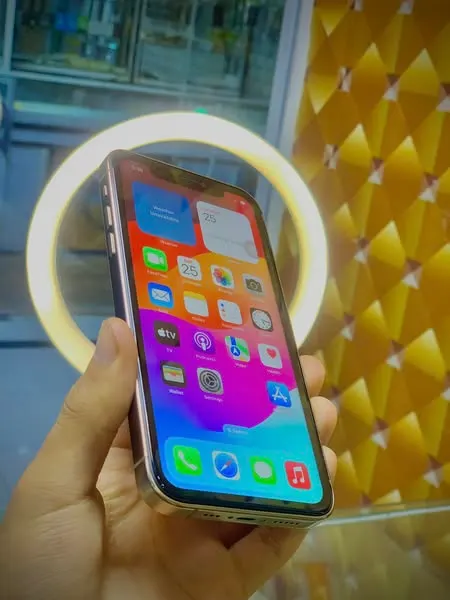iPhone XR (Shape of 16 Pro) (2)
