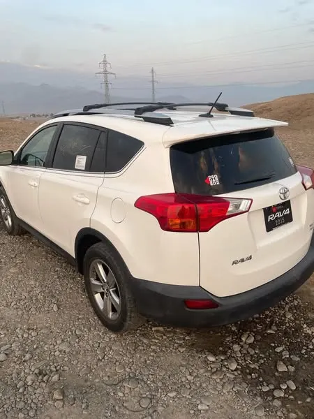Toyota RAV4 XLE 2015 (2)