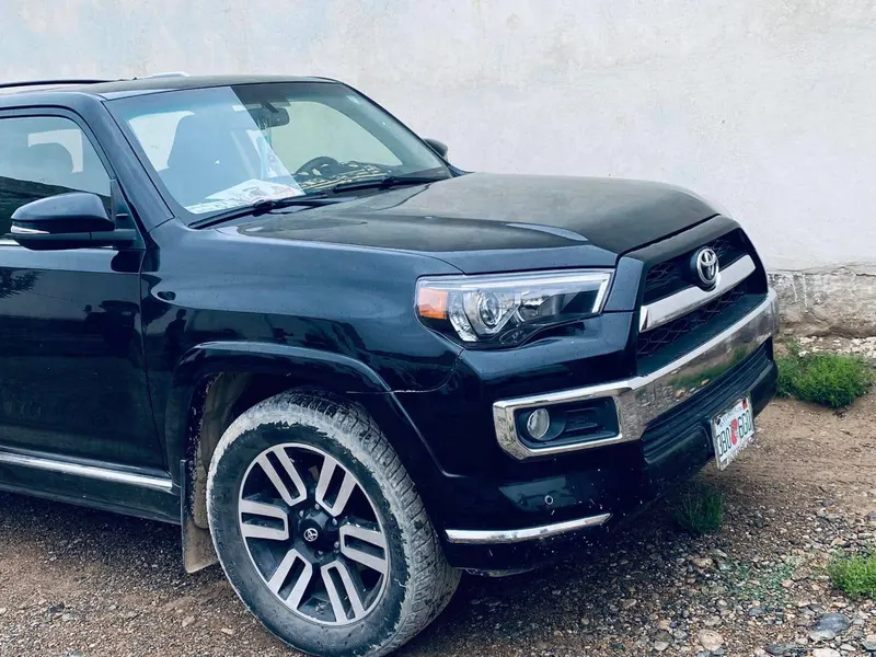 تویوتا 4Runner 2014 (1)