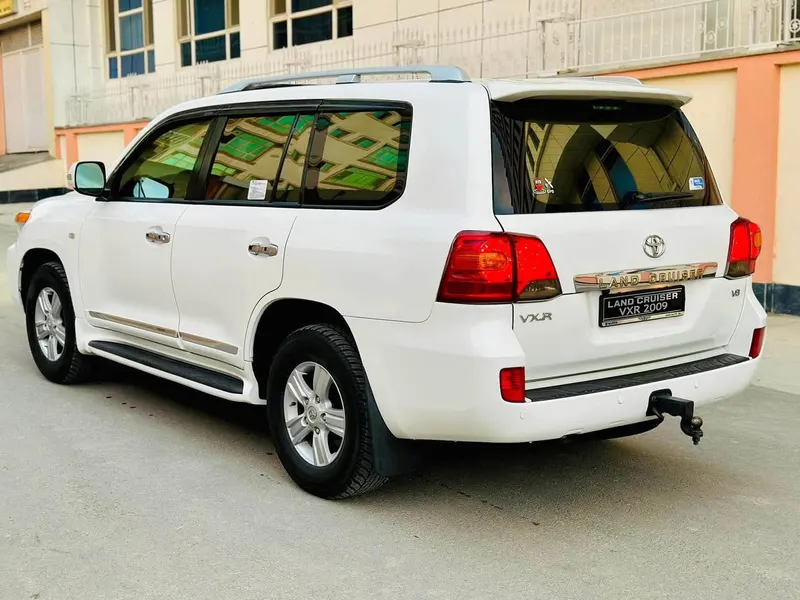 Toyota Land Cruiser VXR 2009 (3)