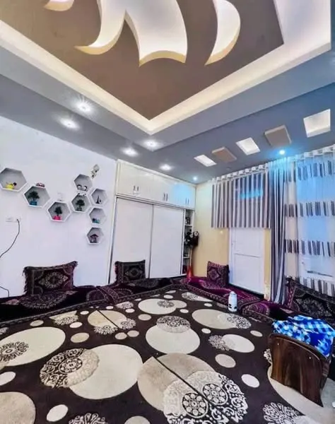 ساختمان سه منزله با دکان‌ها برای فروش، 4 اتاق، 80 m²، شهر نو، ناحیه 10 (4)