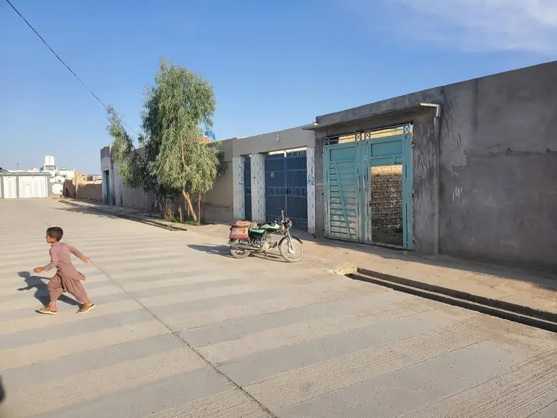 Walled plot for sale, 450 m² (3)