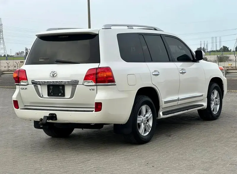 Toyota Land Cruiser 2013 (2)